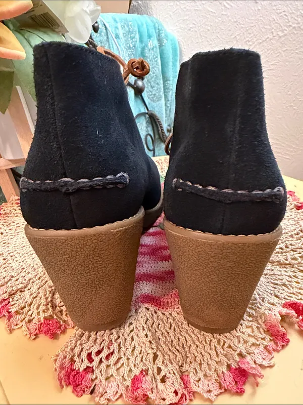 🥾🥾🥾BOGOHO🥾🥾🥾Sperry Black Suede Wedge Ankle Boots with Tan Laces-8 Med - Image 2
