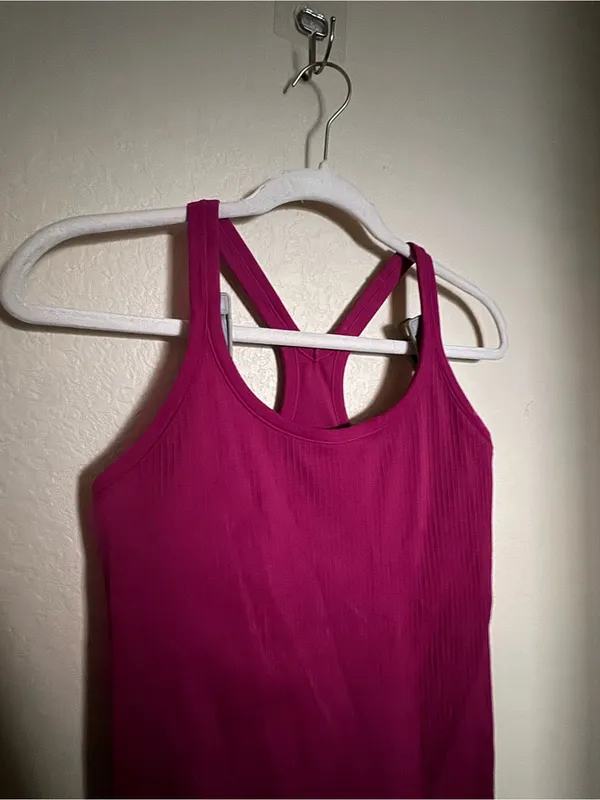 Lululemon Ebb to Street Tank Sz 8 Berry Magenta - Image 3