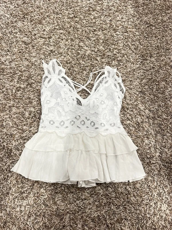 Francesca's white lace going out top - Image 2