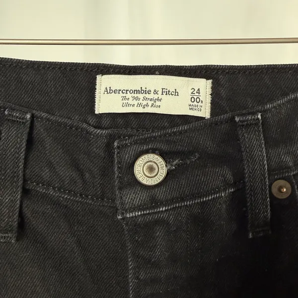 Abercrombie & Fitch Ultra High‎ Rise 90s Straight Jean in Black Size 24 or 00 - Image 7