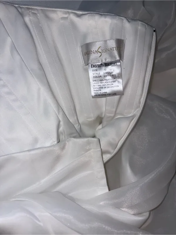 David's Bridal Gorgeous Galina Signature Strapless Organza Wedding Gown - Image 5