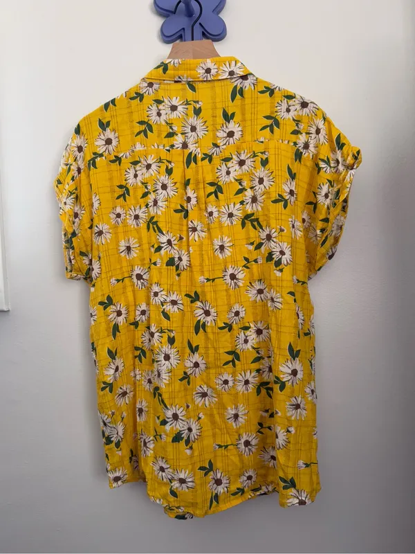 POL Large Floral Yellow Short Sleeve Button Up Shirt Summer Vacation Boho - Image 4