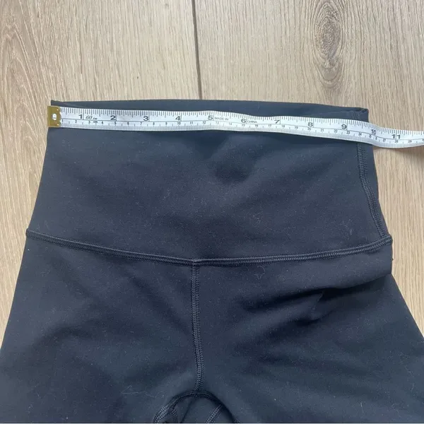 Lululemon Wunder Train High-Rise Tight 25"
Ascending Light Engineer Silverscreen - Image 9
