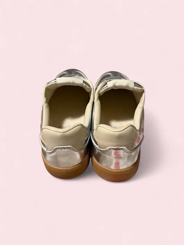 Steve Madden Metallic Silver Low-Top Sneakers with Gum Sole - Image 4