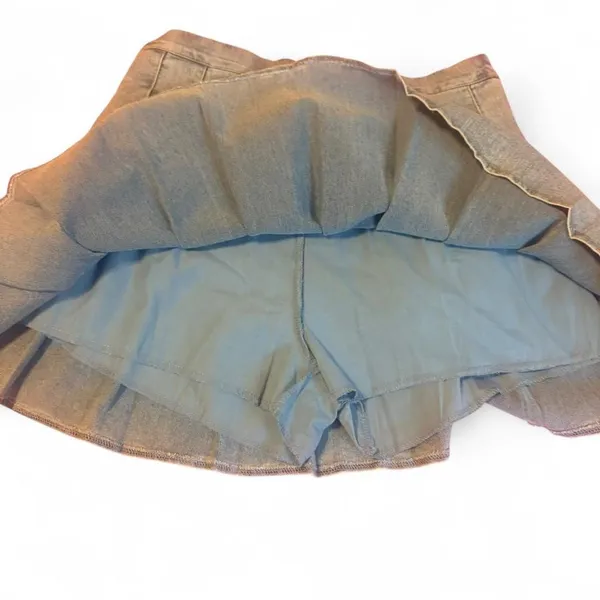 Light Blue Pleated Mini Denim Skirt with undershorts Sz M - Image 8