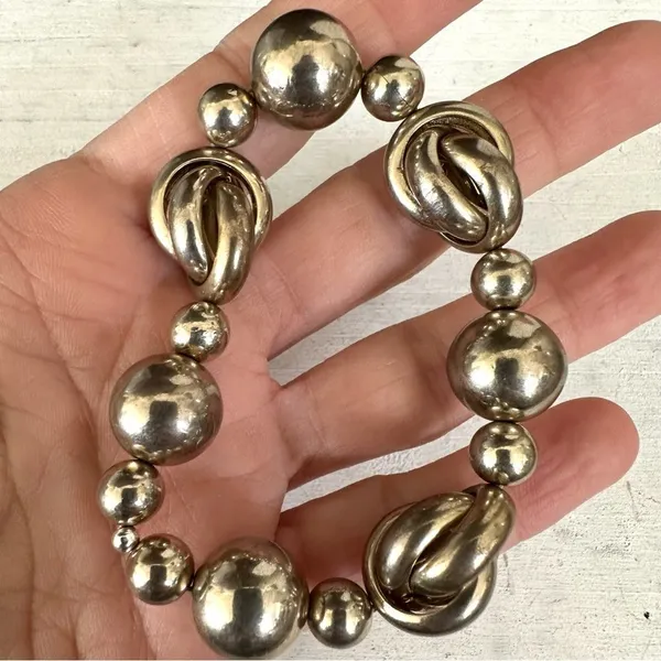 Silver tone stretchy bracelet - Image 3
