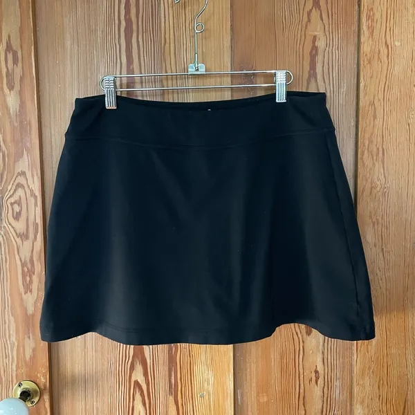 Athleta Black Mini Skort // Skirt w Shorts - Sz Large - Image 2