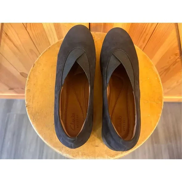 Clarks Women's Aubria Fay Slip On Size 9 Black Nubuck Shoe - Image 5