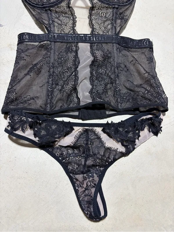 Victoria’s Secret lace corset bustier set panties lace small - Image 5