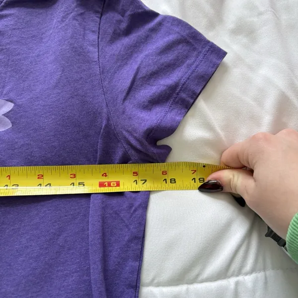 Under Armour Womens Size XS‎ Loose HEATGEAR Short Sleeve T-Shirt Tee Purple Gym - Image 4