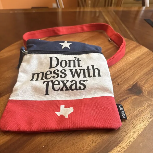 ROBIN RUTH Don’t Mess With Texas Purse Bag Crossbody Zip - Image 2