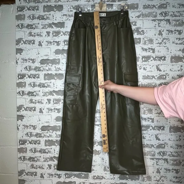 Abercrombie & Fitch | women faux leather 90’s relaxed highrise - Image 9