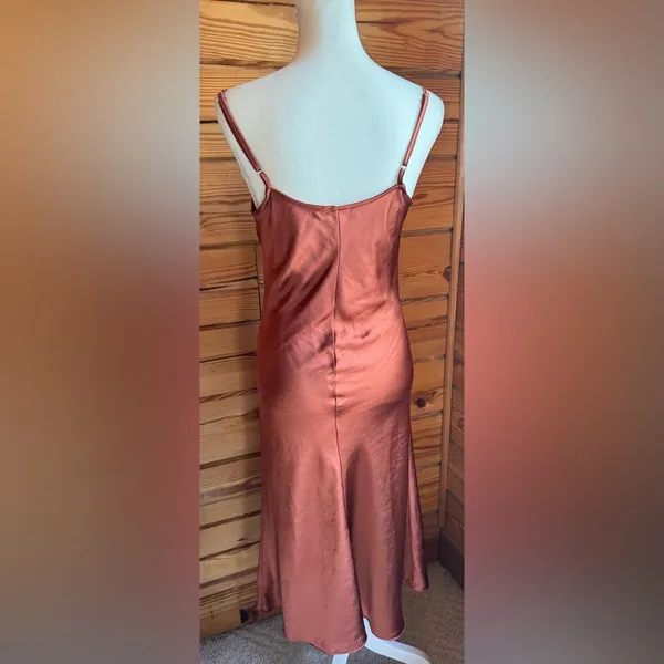 Mimi & Dottie Sleek Satin Midi Slip Dress in Rust size Medium w spaghetti strap - Image 5