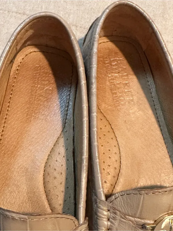 Ralph Lauren Taupe Croc-Embossed Leather Loafers with Gold RL Medallion - Image 3