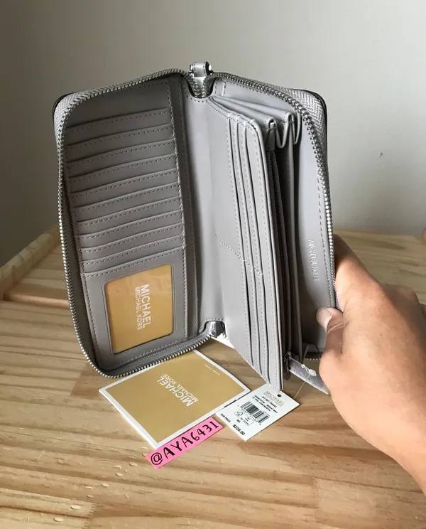 Michael Kors Wallet - Image 4