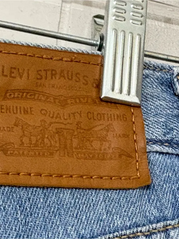 Levi’s Mile High Wide Leg Cropped Jeans Women’s Size 25 High Rise Button Fly - Image 2