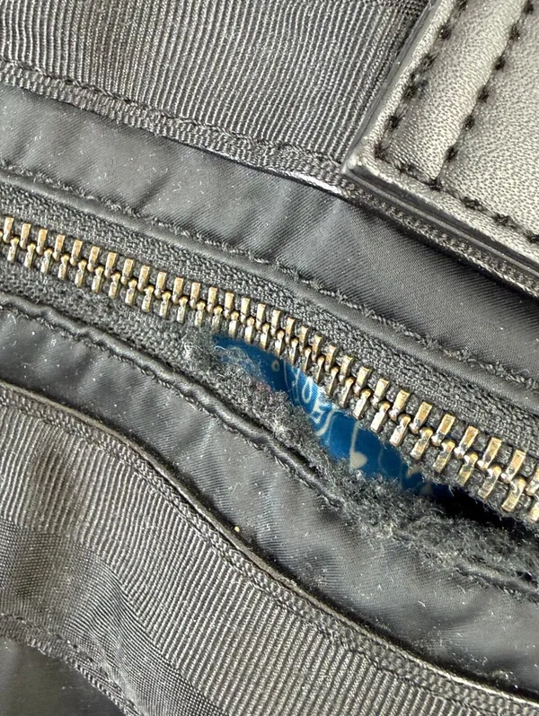 Lululemon Black Work It Out Duffel with Blue Floral Lining - Image 11