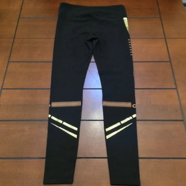 Alo airbrush legging gold black medium - Image 8