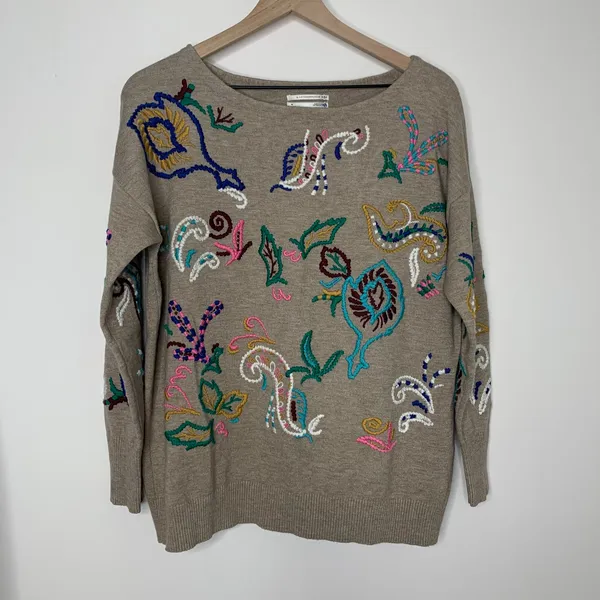 Anthropologie Embroidered Sweater Skirt Set Womens Medium - Image 4
