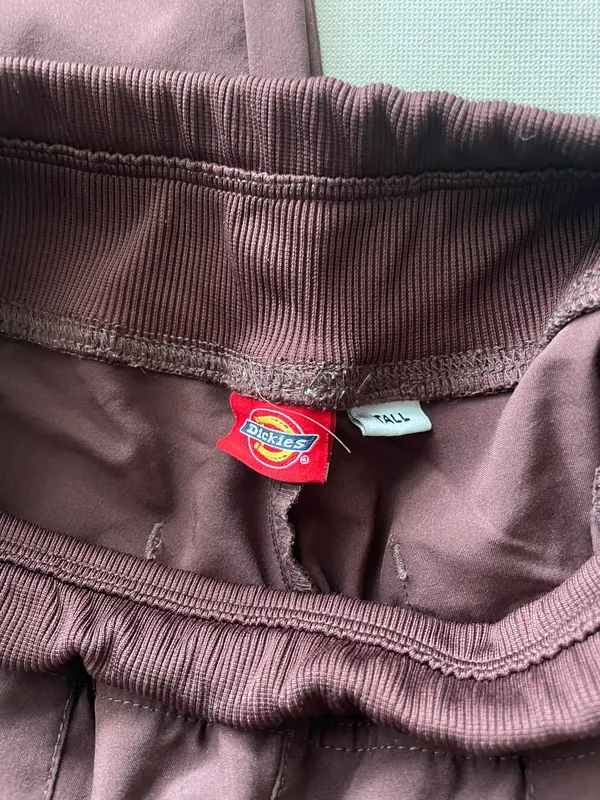 Dickies Scrub Set - Image 3