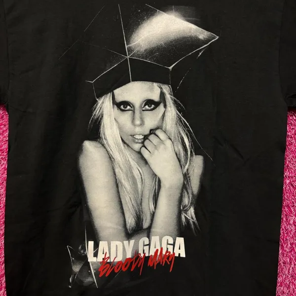 Lady Gaga Bloody Mary pop star Tshirt size medium - Image 2
