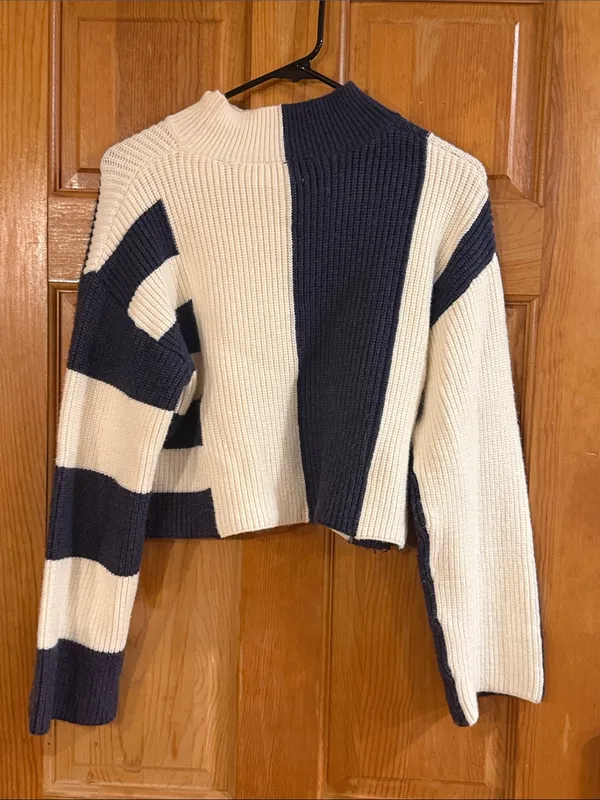 Butter melon color block turtle neck crop sweater size small . - Image 6