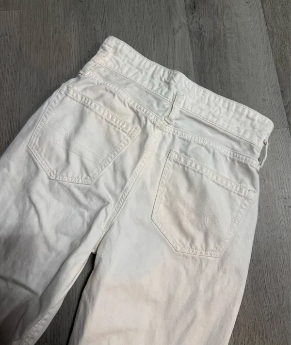American eagle white mom jeans  - Image 7