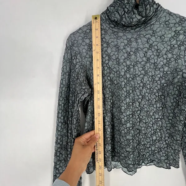 Sno Skins Crop Top Womens Medium Black Lace Sheer Detail Turtle Neck Ski Outdoor - Image 9