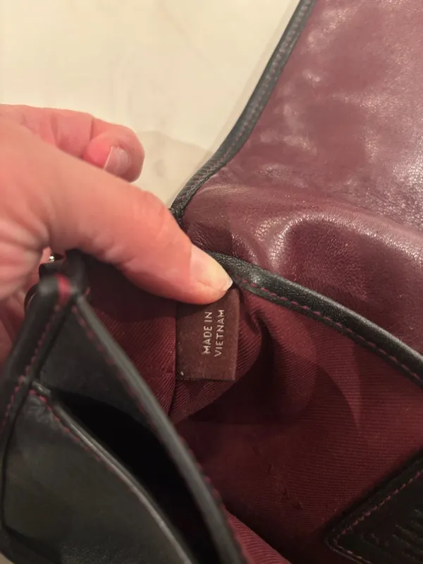 Classic Black Leather Crossbody Bag - Image 7