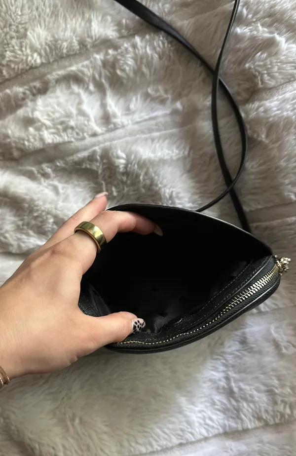 Crossbody - Image 4