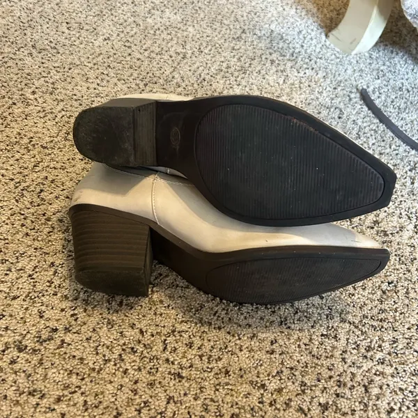 Target Women's Off-White Ankle Booties - Image 4