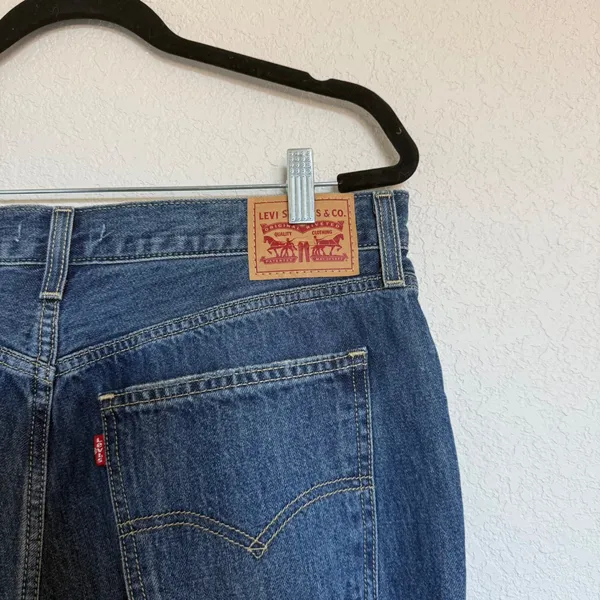Levis Low Pro Straight Distressed Jeans Medium Wash Blue Denim Womens‎ Size 31 - Image 3