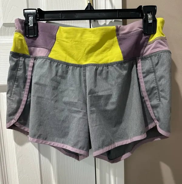 Lululemon Speed Running Shorts Gray Colorblock Size 4 - Image 2