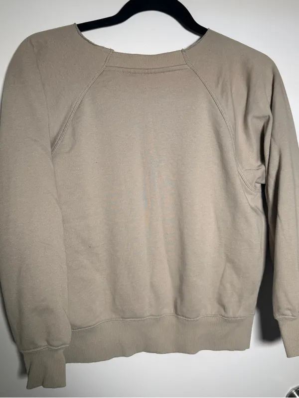Budweiser Women's Tan Graphic Crewneck Sweatshirt XS - Image 4
