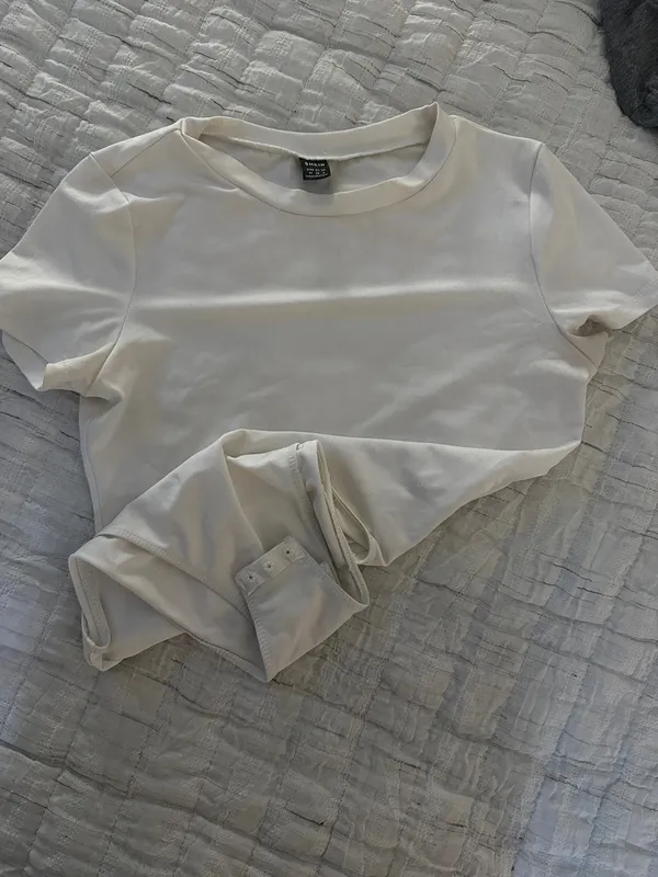 SheIn white short sleeve bodysuit - Image 2