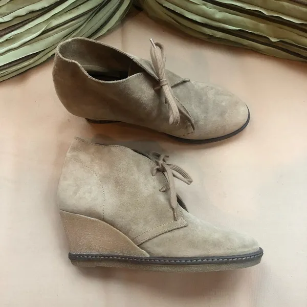 J. Crew Suede Lace Up Wedge Boots size 6 Tan‎ - Image 2