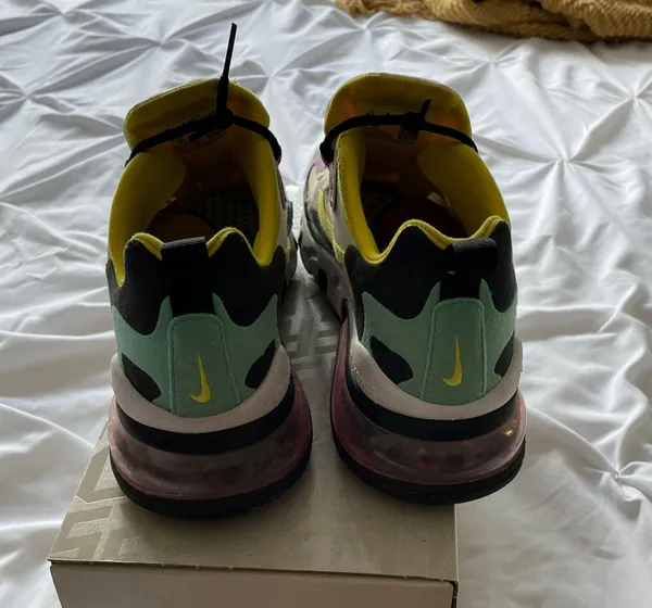 Nike Air Max 270 Shoes - Image 2