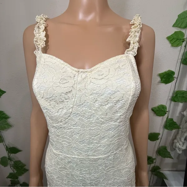 Elegant Lace White Dress New - Image 4