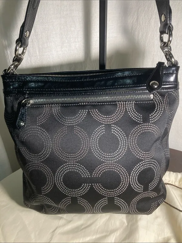 Coach Ashley Dotted Op Art shoulder bag made of jacquard fabric and leather - Image 7