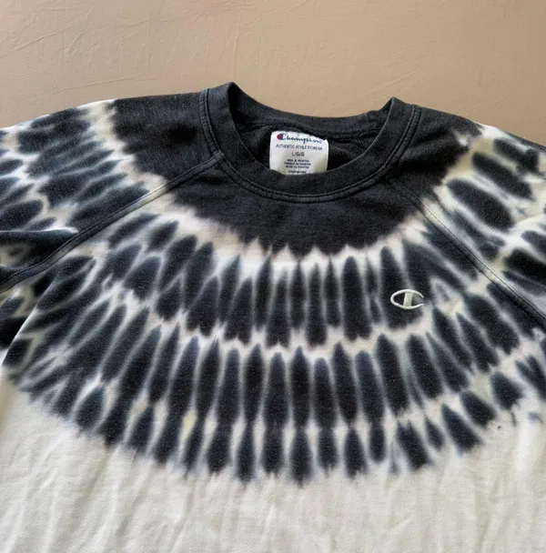 Champion Tie Dye Sweatshirt - Image 4