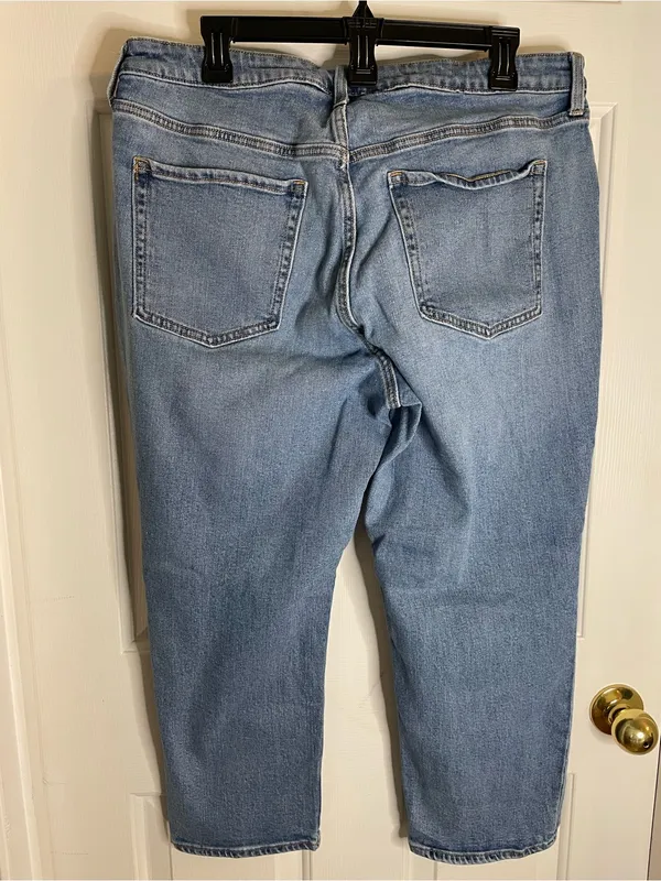 Old Navy Women's Ripped High Rise Curvy OG Straight Jeans Size 16 Petite - Image 5