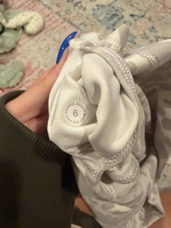 Lululemon Align Shorts 6" - Image 4