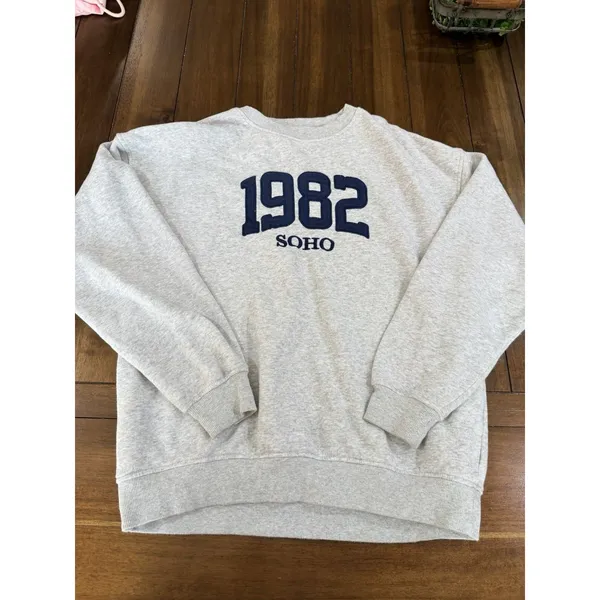 Cotton On Gray Crewneck Fleece Sweatshirt 1982 SOHO Graphic Logo Size M - Image 3