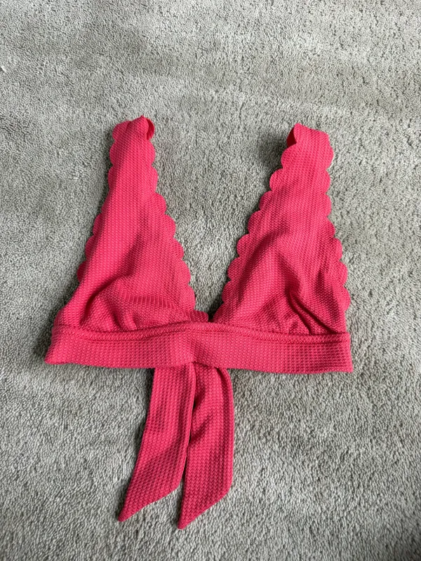 Aerie Pink Scalloped Triangle Bikini Top – Size Medium - Image 2