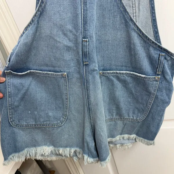 Abercrombie & Fitch blue light‎ wash distressed adjustable pocket short overalls - Image 5