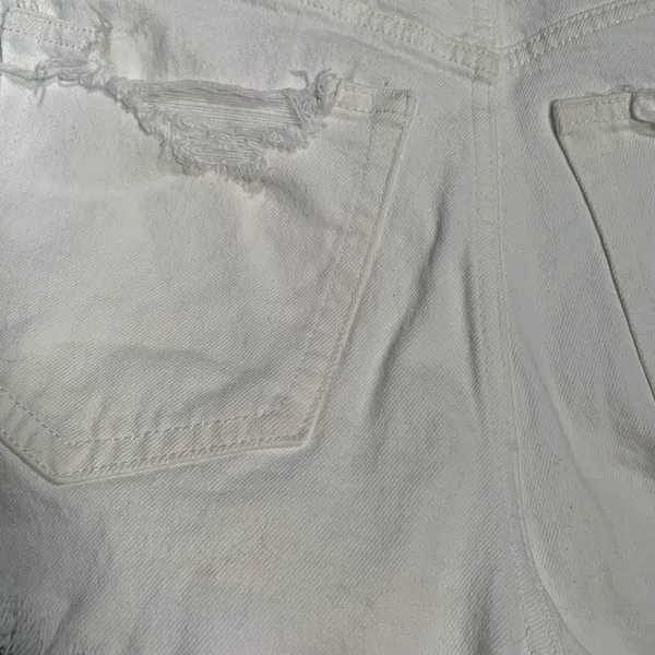 Abercrombie & Fitch the mom short high rise Jean Shorts white - Image 9