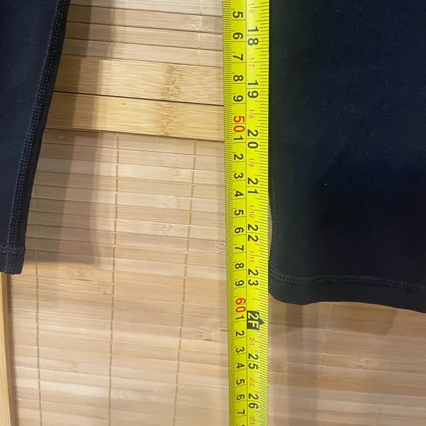 Fabletics black leggings athletic pants woman’s medium no size tag - Image 4