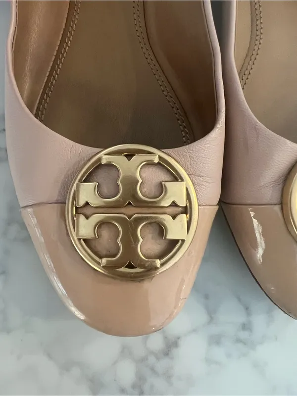 Tory Burch Blush Nude Leather Ballet Flats with Gold Logo Size 6 - Image 3