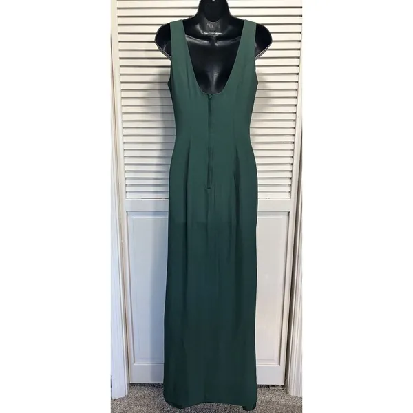 Loralie Maxi Formal Dress Sleeveless Green Strap V Neck Lined Size 6 Back‎ Zip - Image 4