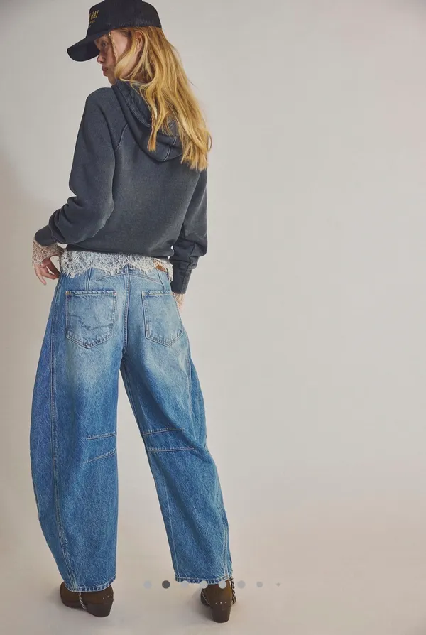 Free People Barrel Jeans Mid-Rise - Image 2